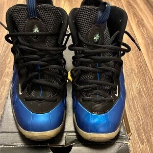 Nike Kids Black and Blue Sneakers